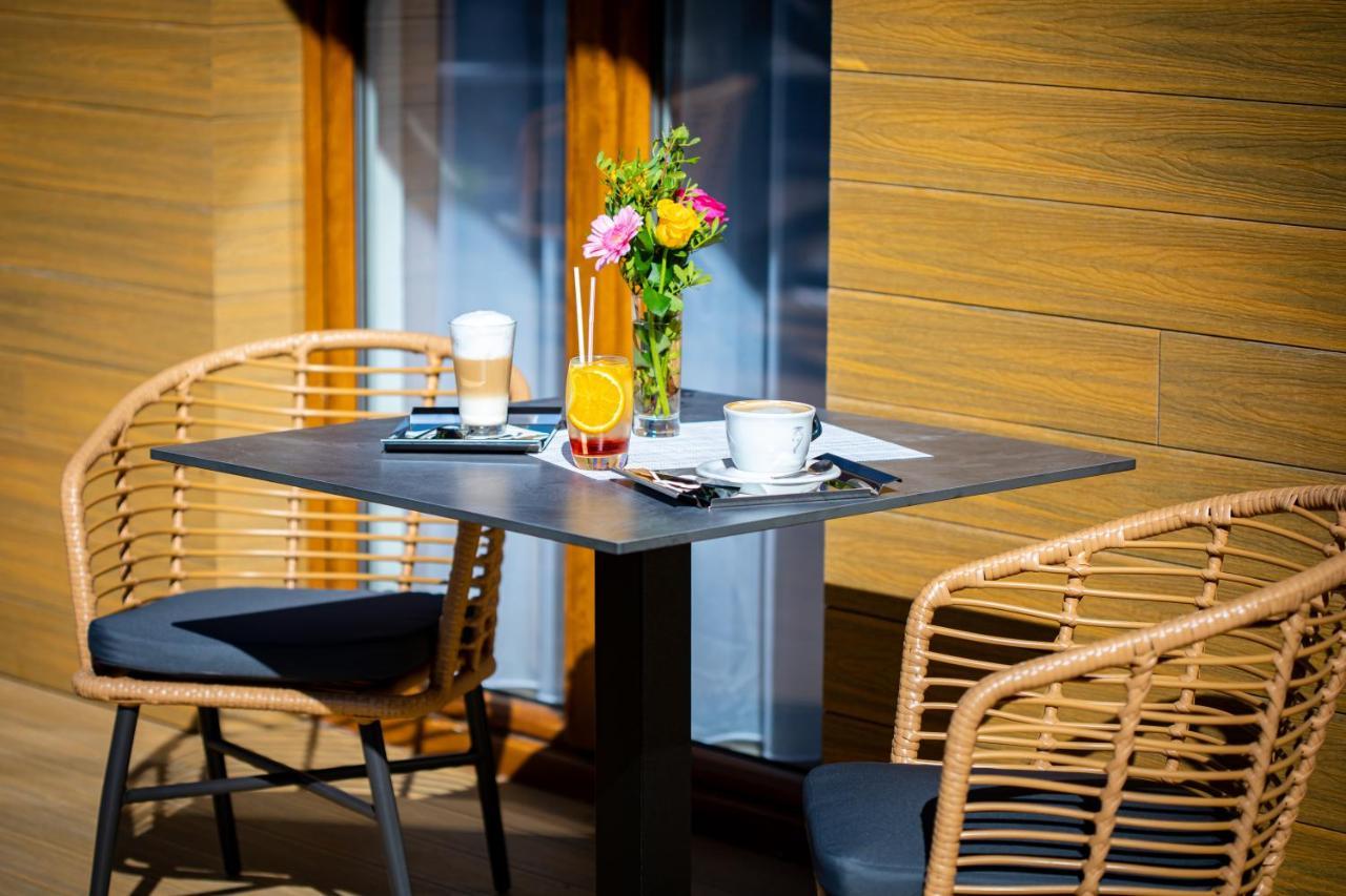 Hotel Novy Kastiel - Self Check-In ตอปอลชานี ภายนอก รูปภาพ